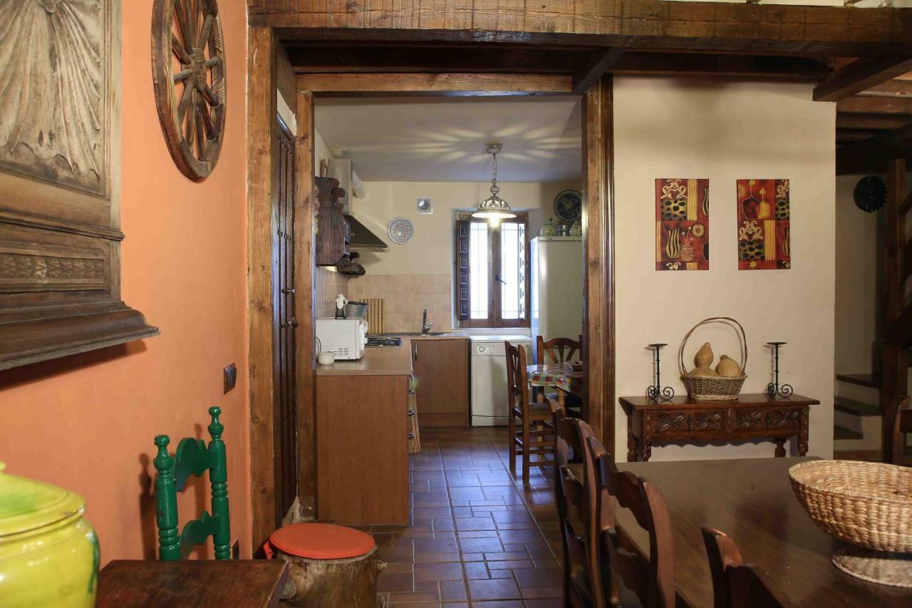 La Casa Del Abuelo Simon Guest House Fuente el Sauz Exterior foto